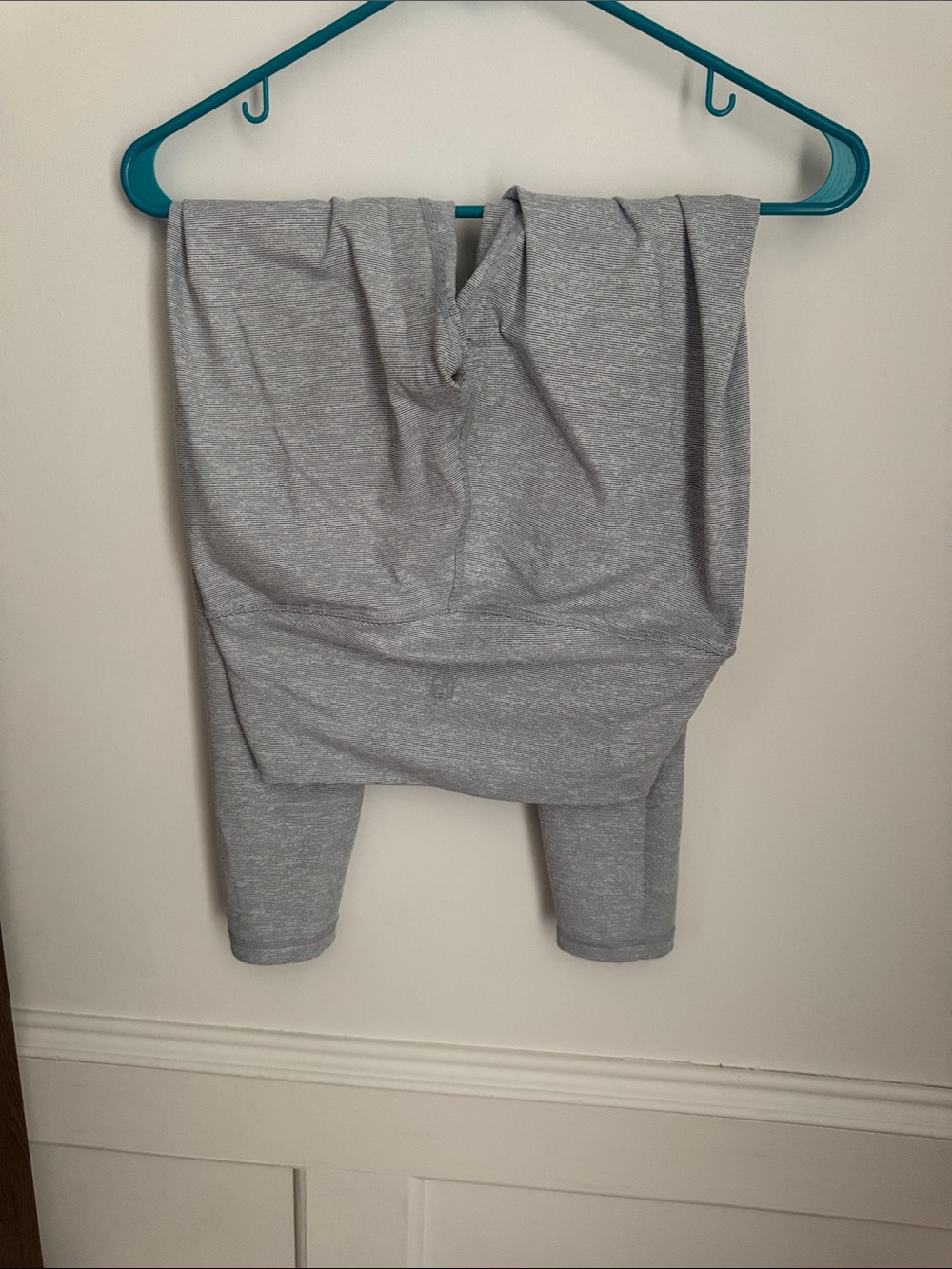 Women’s Medium Born Primative leggings